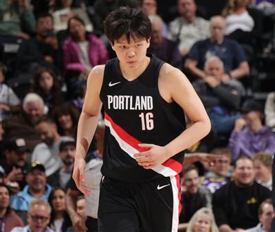 Zeng Lingxu: เอฟเฟกต์ของผู้เล่นทั้งห้าคนนี้ของ Trail Blazers นั้นดีมาก ไม่ต้องพูดถึงว่า Yang Hansen ไม่สามารถแม้แต่จะขึ้นไปหา Klingen ได้