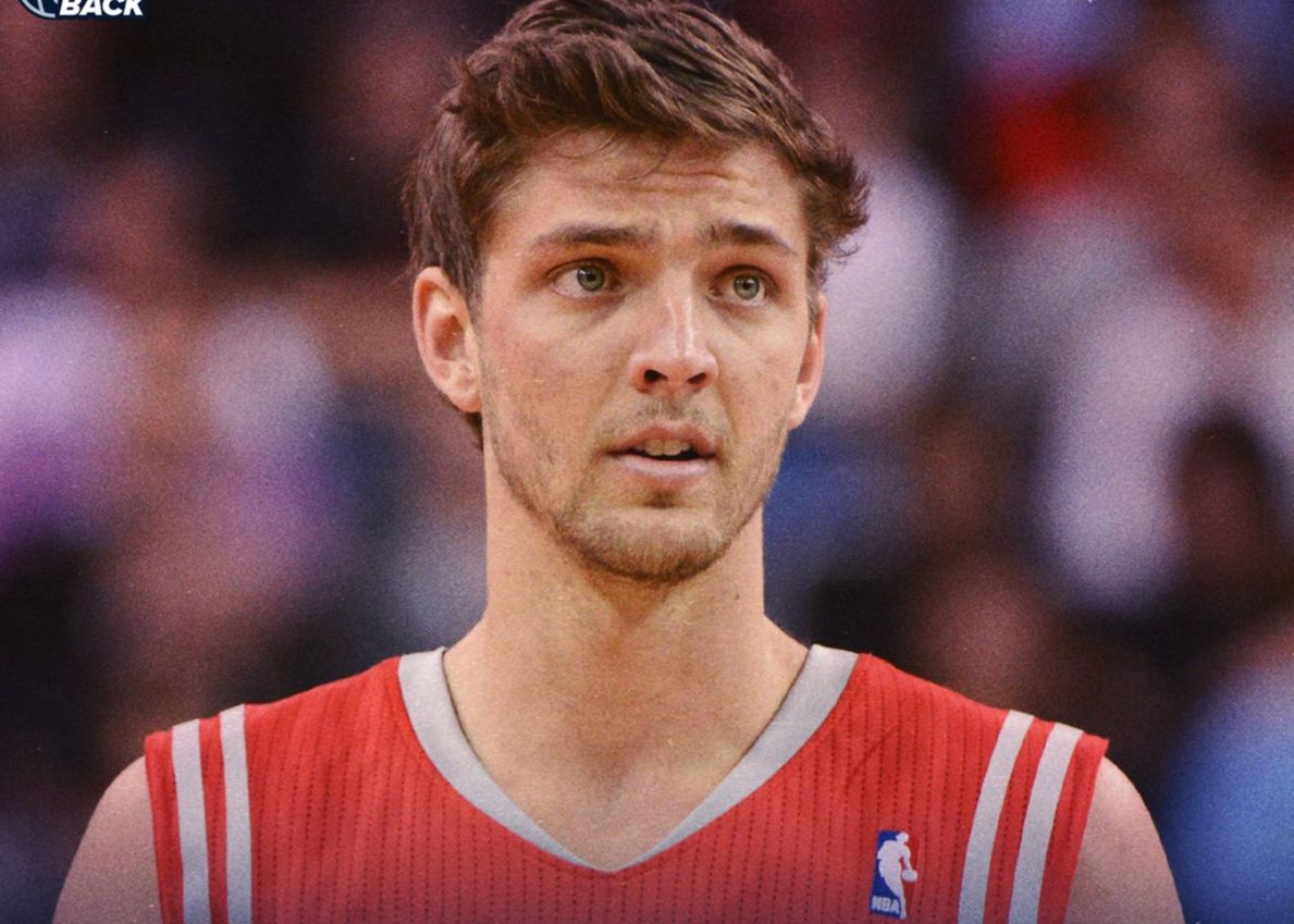 พาร์สันส์: ฉันได้รับการทดสอบทางร่างกายโดยสวมกำไลข้อเท้าและถุงเท้าสองหรือสามคู่ และฉันก็สูงขึ้นหนึ่งนิ้ว