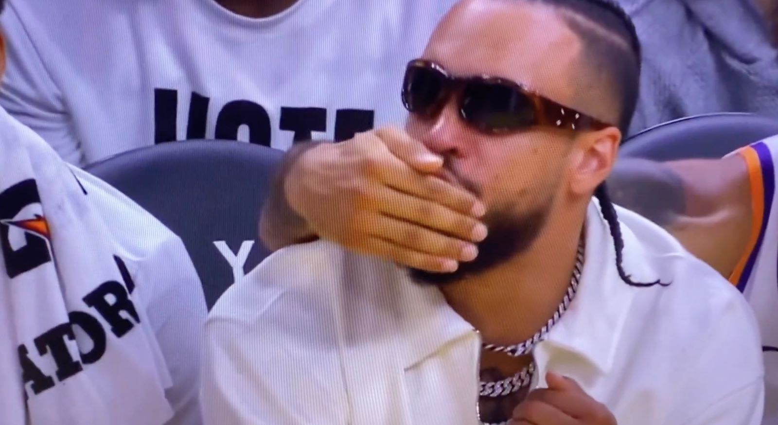 บุ๊คเกอร์: ดิลลอนยอมรับหลังจบเกมว่าการกินทีบนม้านั่งสำรองถือเป็นความเห็นแก่ตัว และเราจะไม่จมอยู่กับมัน