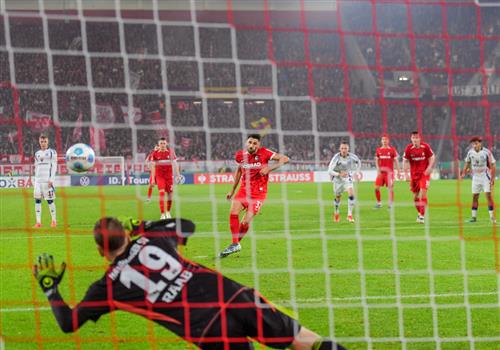 ไฟร์บวร์ก vs ฮัมบูร์ก เอสวี