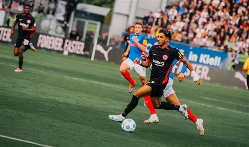 คีลโฮลสไตน์ vs ไอน์ทรัค แฟร้งค์เฟิร์ต