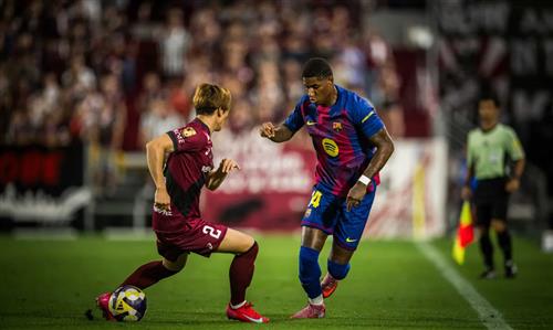 โคบี้ ชนะ เฟนส์ vs บาร์เซโลน่า