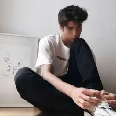 6686体育铜牌作者Yvette