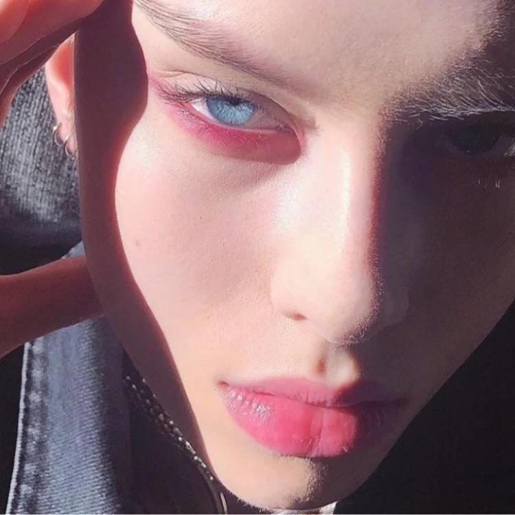 6686体育海外作者Nadia