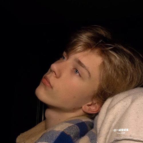 6686体育铁牌作者Sadie