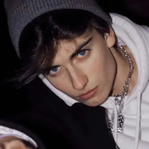 6686体育钻石作者Julian